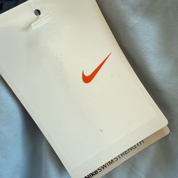 NIKE ladies black and blue razorback swimsuit NWT size 10 perfect condition - Picture 8 of 13